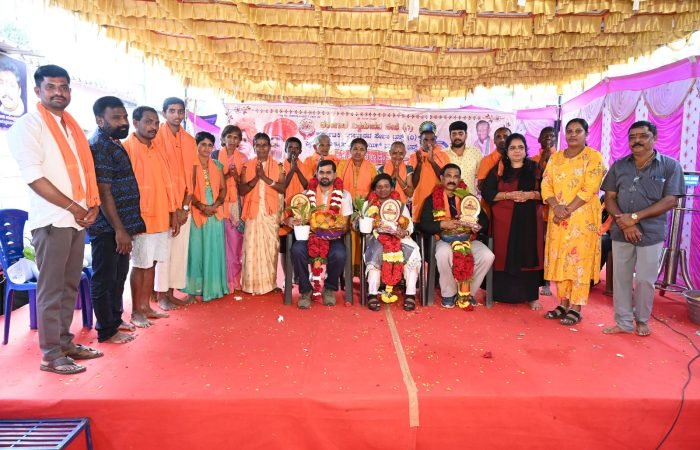 ನೊಂದ ಮನಸ್ಸುಗಳ ಸಂತೋಷಕ್ಕಾಗಿ ಗಮನ ಹರಿಸುವುದೇ ನಮ್ಮ ಕರ್ನಾಟಕ ವಿಶ್ವಮಾನವ ಸೇವಾ ಟ್ರಸ್ಟ್ (ರಿ.) ಸಂಸ್ಥೆಯ ಮುಖ್ಯ ಗುರಿ ಹಾಗಾಗಿ ಇಂತವರ ಸೇವೆಗೆ ಸಹಾಯ ಹಸ್ತ ನೀಡಲು ನೀವು "9980479696 9035459696" ಕರೆಮಾಡಿ